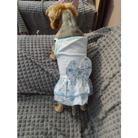 Kutyaruha - Spagettipántos könnyed ruha fehér/kék virágos színben, masnival